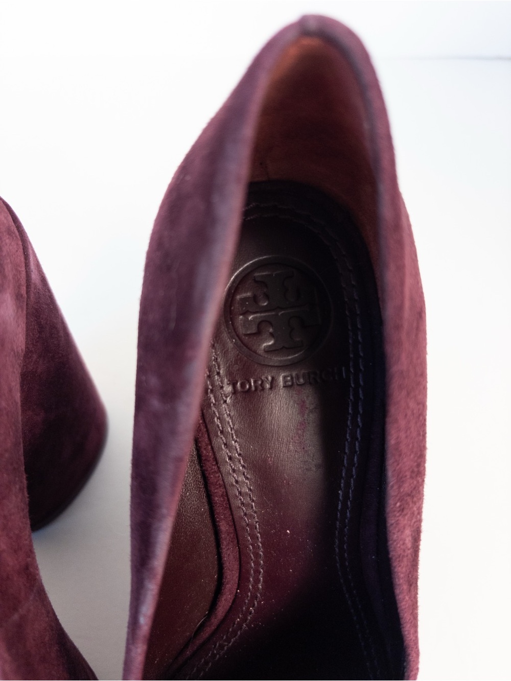 Tory Burch Lucia Suede Pumps in Burgundy Fig - Picture 12 of 14